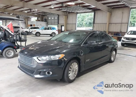 2014 Ford Fusion Energi Titanium from USA, damaged, VIN 3FA6P0SU5ER382917